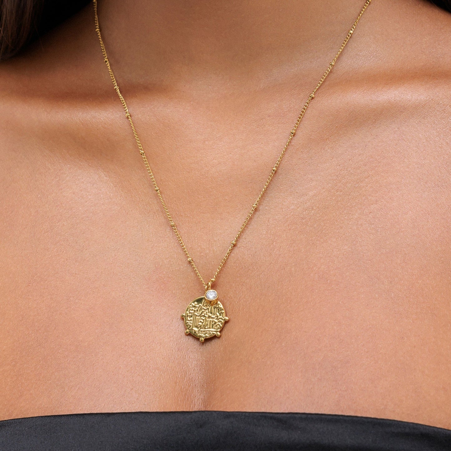 Collar con medallón griego "Atenea"