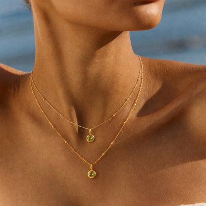 Collar con piedra de nacimiento