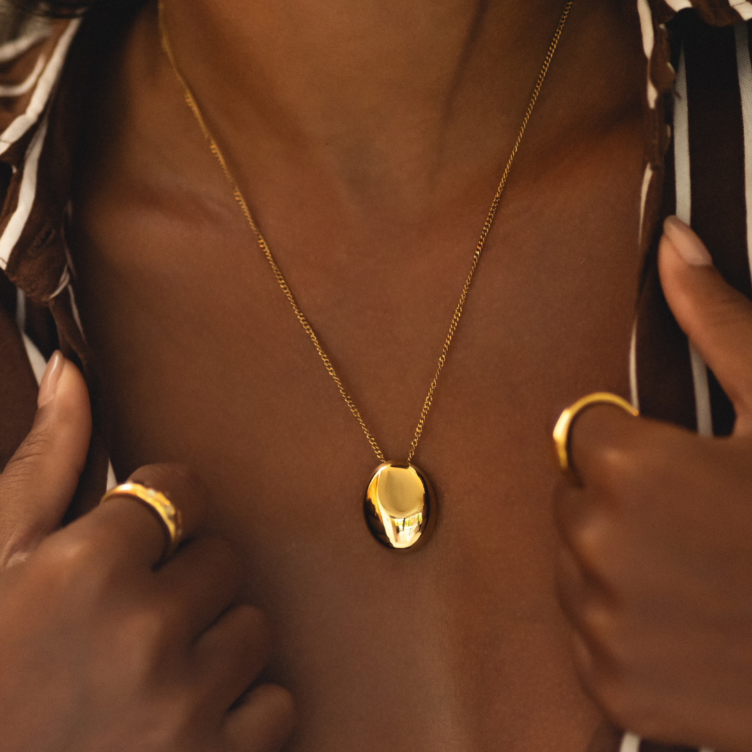 Collar de guijarros