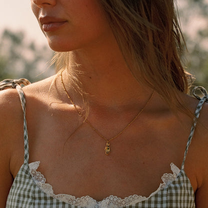 Collar de mano guardiana