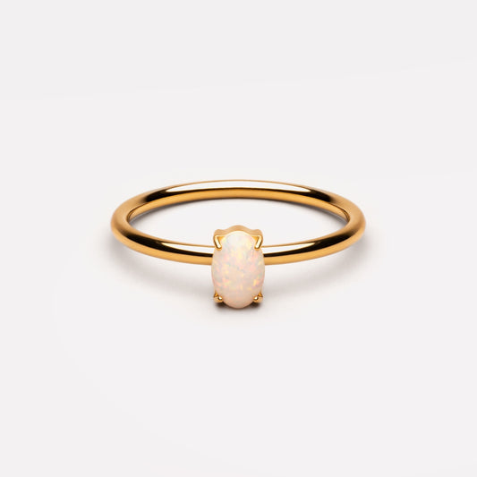 Anillo de ópalo ovalado