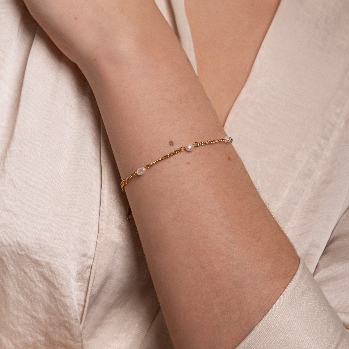 Pulsera de Perlas de Agua Dulce "Lovina"