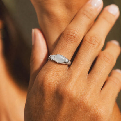 Anillo de piedra lunar
