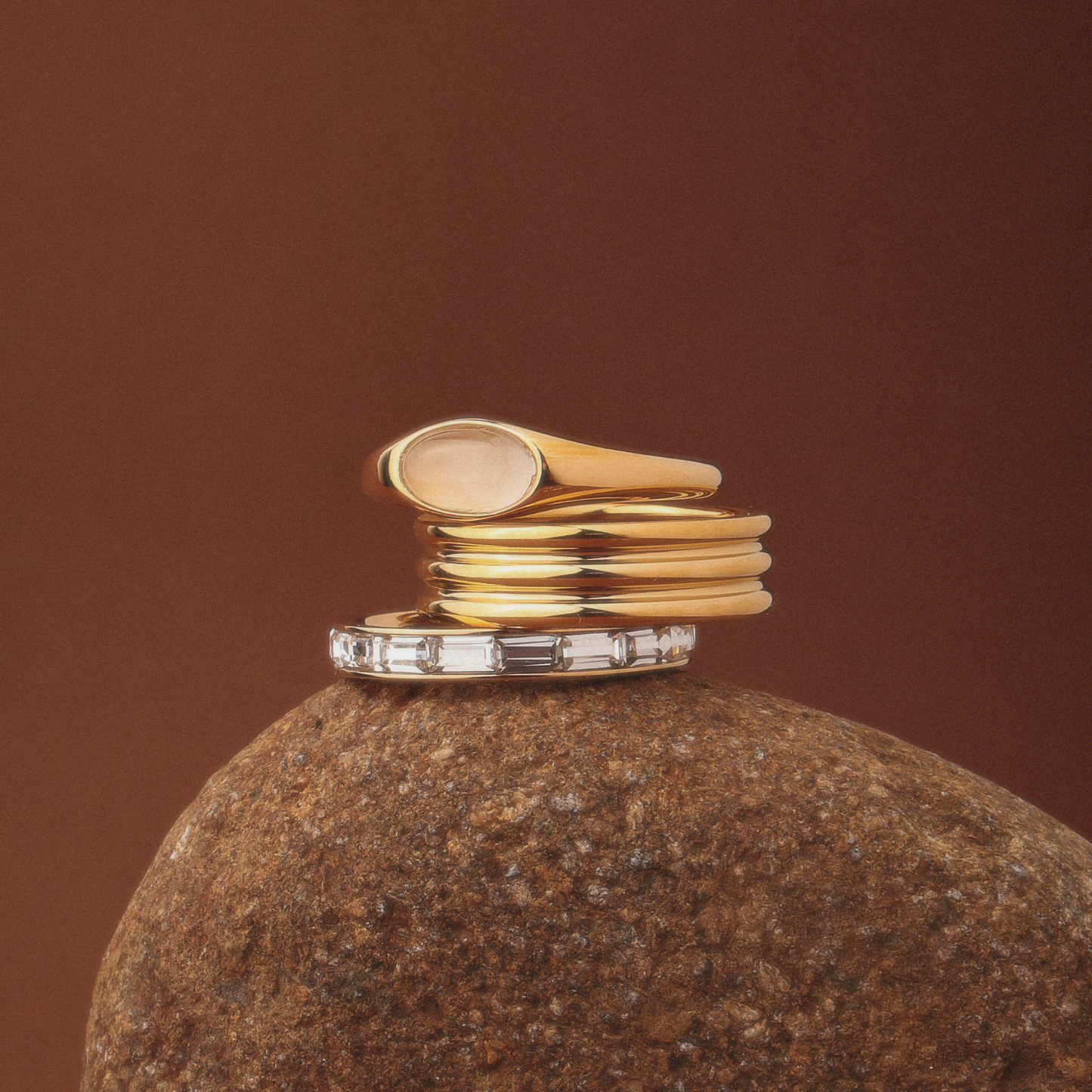 Anillo de piedra lunar